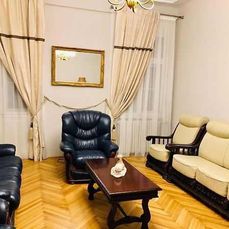 Ultra-Central And Elegant Ap In Opera Square Vic23 Тимишоара Екстериор снимка